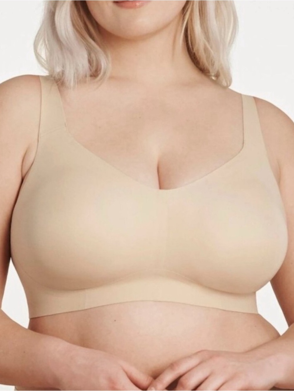 Evelyn & Bobbie Beyond Bra Nude Wireless Seamless Full Coverage Size Medium